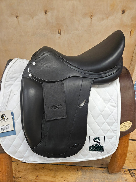 Equipe Emporio Dressage 17" M Black