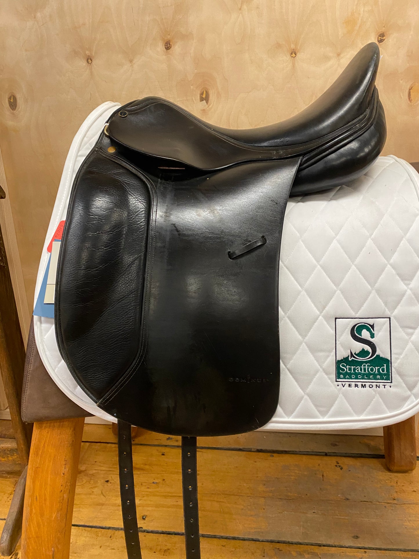 Dominus Dressage Saddle 18" Medium Black